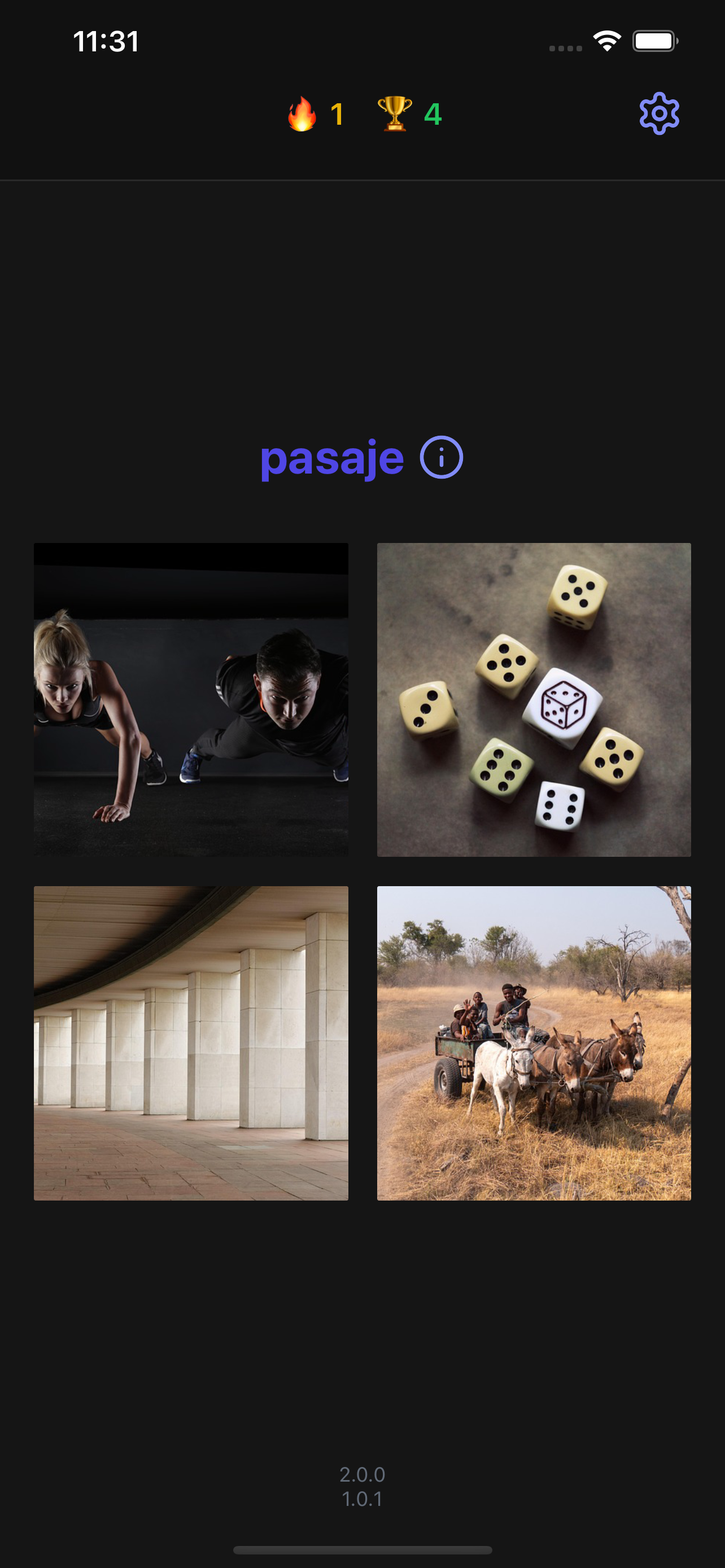 Palabrino gameplay screen showing Spanish word matching with four image options